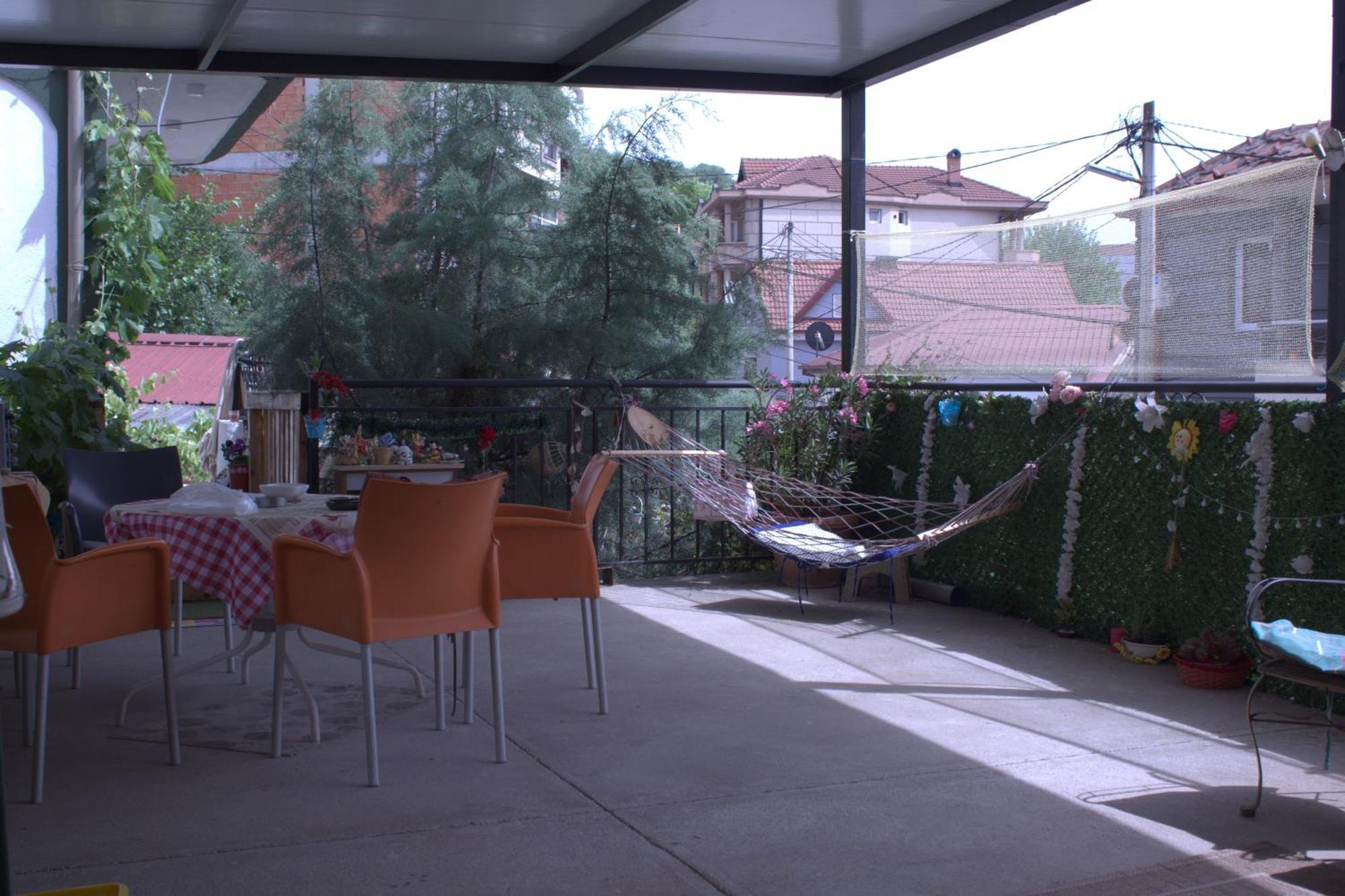 Adem'S Cozy Terrace Retreat Acomodação com café da manhã Escópia Exterior foto